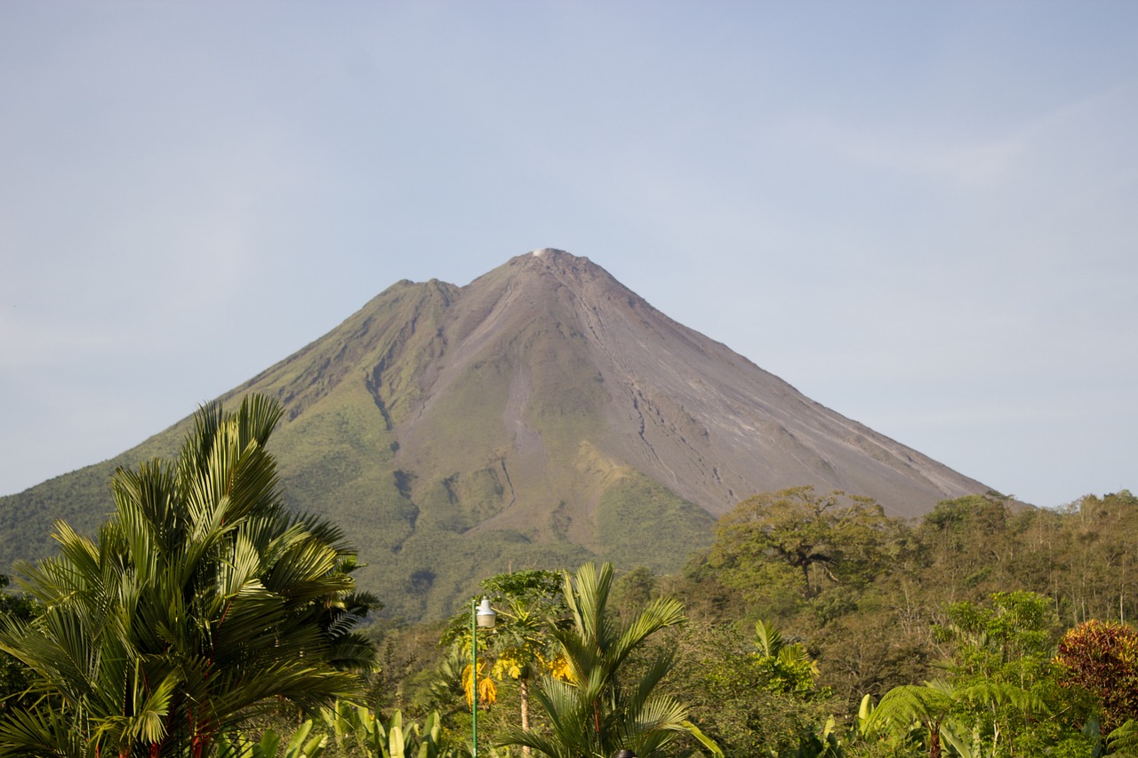 滨海火山奇景，探秘自然生态之旅——揭秘滨海火山自然生态风景旅游区门票背后的奥秘